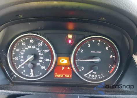 2015 BMW X1 xDrive28I из США, поврежденный, VIN WBAVL1C57FVY29540